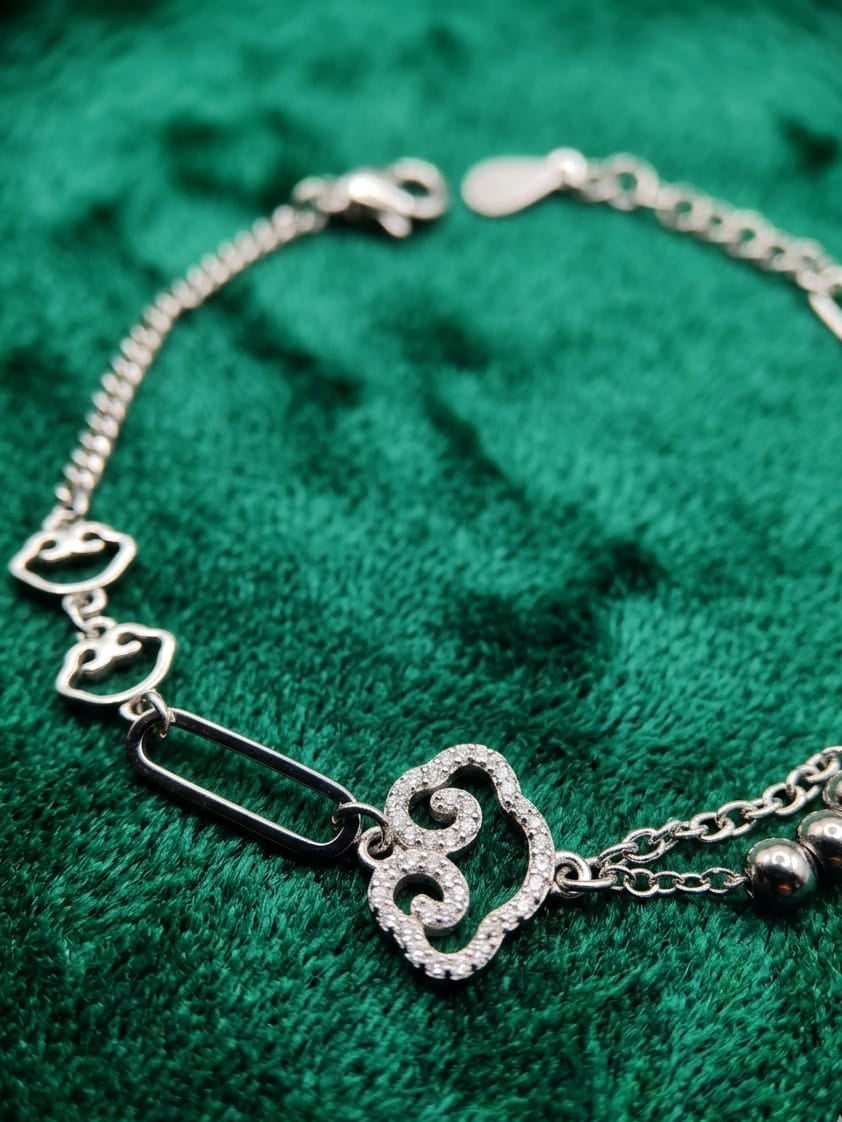 Asymmetrical Heart Charm Bracelet